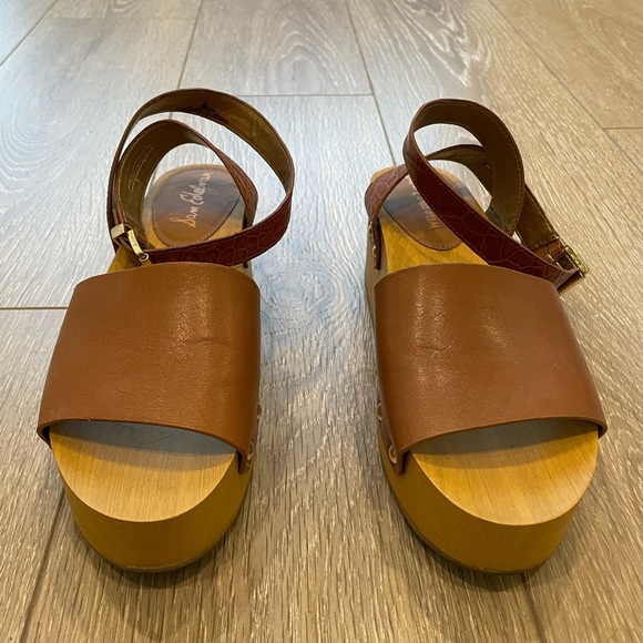 Size 9 Sam Edelman brown studded wedges - Picture 8 of 8